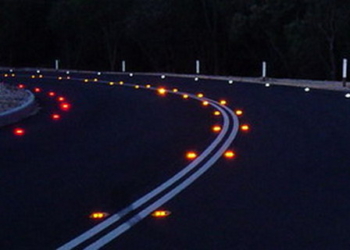 Минрегион рассматривает введение шумовой и световой разметки на дорогах Украины