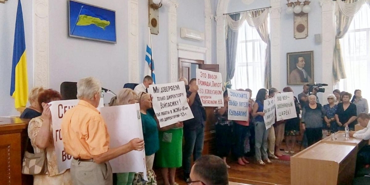 Жители Кульбакино «взбунтовались» – требуют вернуть прежнего начальника ЖЭКа