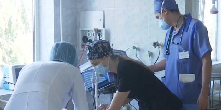 Мальчику, которого сбили на переходе в Николаеве, стало лучше. Сбежавшего водителя до сих пор ищут