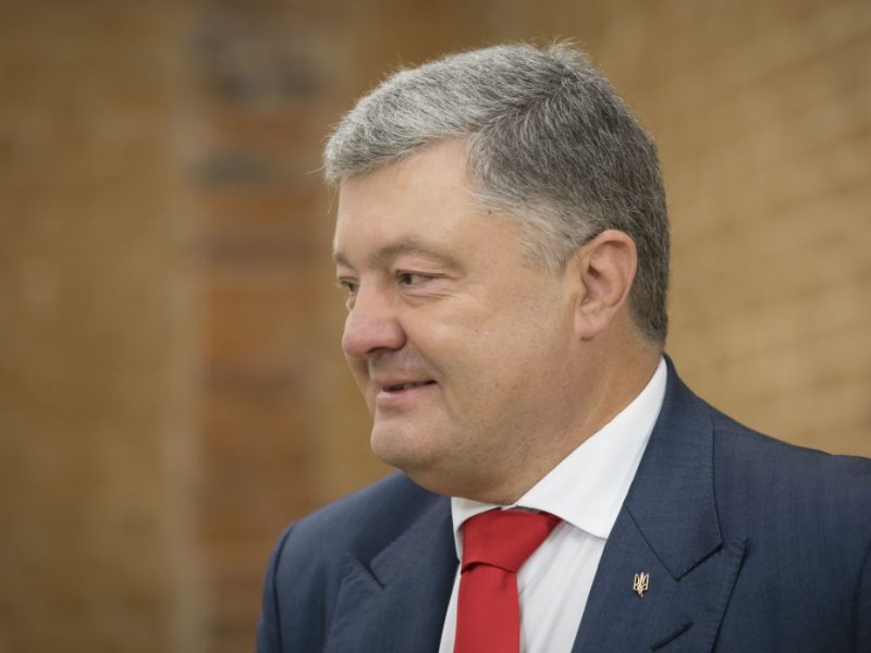 Порошенко покинул Украину перед вызовом на допрос
