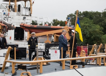 Порошенко: Украина является де-факто восточным флангом НАТО