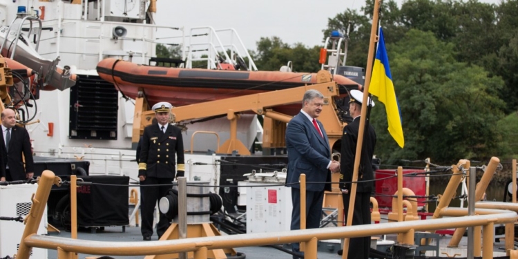 Порошенко: Украина является де-факто восточным флангом НАТО