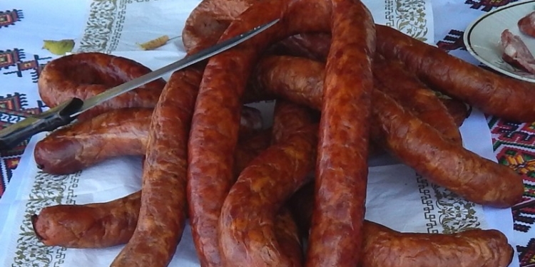 День рождения Кривого Озера отметили  колбасным фестивалем