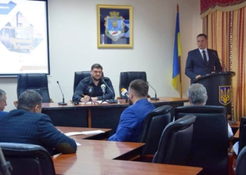 Алексей Савченко сказал, что будет бороться за  Максименко и 100 миллионов. И поставил чиновника в пример журналистам