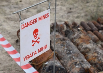 Благодаря помощи подводных аппаратов НУК николаевские взрывотехники собрали за сезон в водах Кинбурна больше 120 мин и снарядов