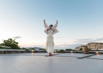 После того, как жених сбежал со свадьбы, француженка вышла сама за себя