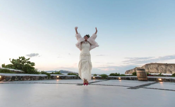 После того, как жених сбежал со свадьбы, француженка вышла сама за себя