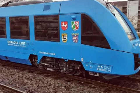 В Германии запустили первый в мире поезд на водородном топливе 1