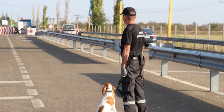 Завтра контрольные пункты въезда-выезда «Каланчак» и «Чаплинка» на админгранице с Крымом возобновят свою работу