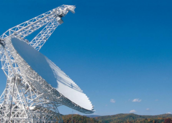 Из галактики, до которой 3 миллиарда световых лет, ученые поймали сигналы, которые может подавать технологическая цивилизация