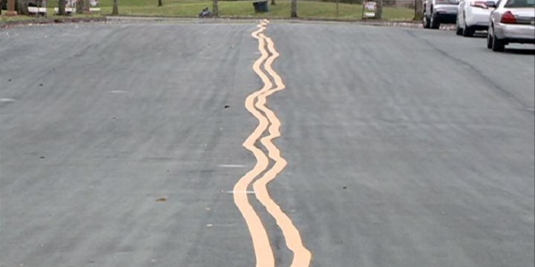 Как разметка «для красоты» на ул.Крылова в Николаеве создала автомобильные пробки там, где их раньше не было, и как горожане «борются» с неправильной разметкой