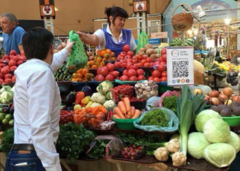 «Пучок укропа – за крипту»: На Бессарабском рынке теперь можно рассчитываться криптовалютами