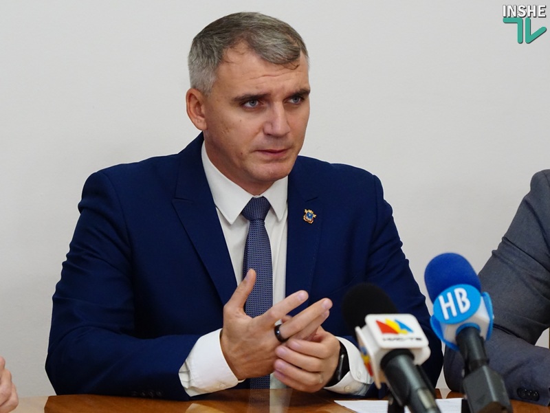 После «фекального нападения» в Николаевском горсовете Сенкевич призывает депутатов прийти на закрытое заседание сессии в 17.00 5