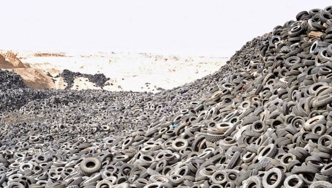 Крупнейшая в мире свалка автомобильных шин в Кувейте видна из космоса