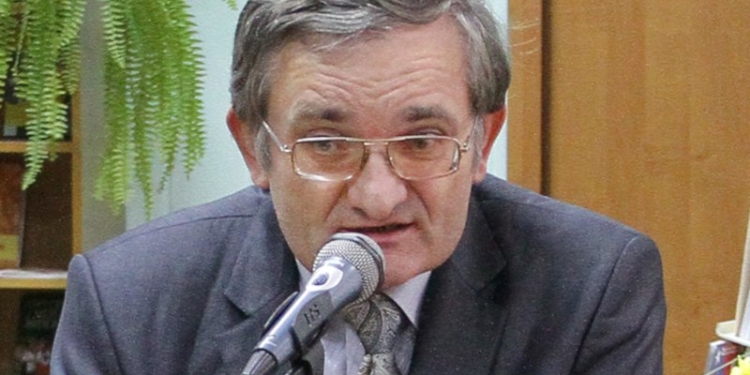 Мужчина, зарезанный сегодня в Николаеве, оказался известным в городе профессором университета им.Сухомлинского – СМИ