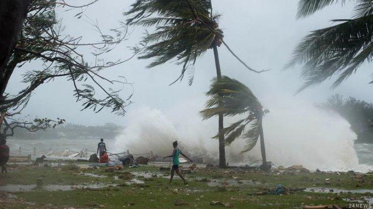 Ураган "Дориан" движется к Багамским островам со скоростью 250 км в час 1