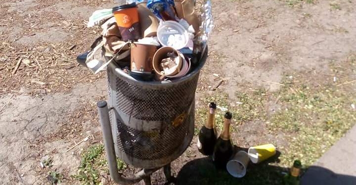 На День города Николаева мусор в скверах обещают убирать чаще