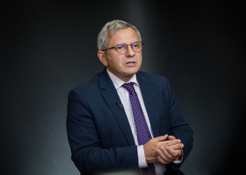 Кораблю “Украина” осталось 1,5-2,5 месяца до столкновения со скалой – исполнительный директор МВФ в Украине