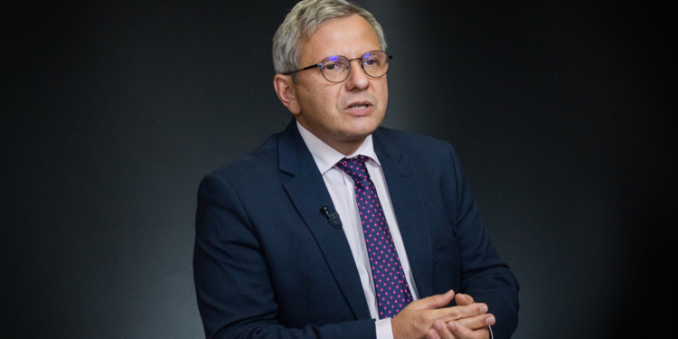 Кораблю “Украина” осталось 1,5-2,5 месяца до столкновения со скалой – исполнительный директор МВФ в Украине