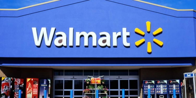 Walmart отказался от продажи футболок с символикой СССР. На них жаловались в Литве, Латвии и Эстонии