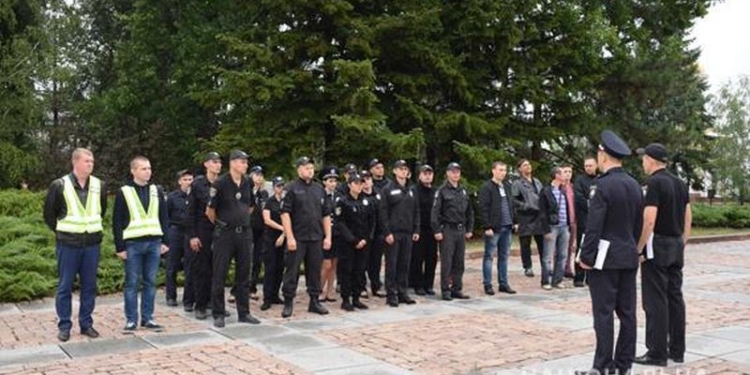 Патрулировать улицы Николаева вышли 120 полицейских и членов общественных формирований