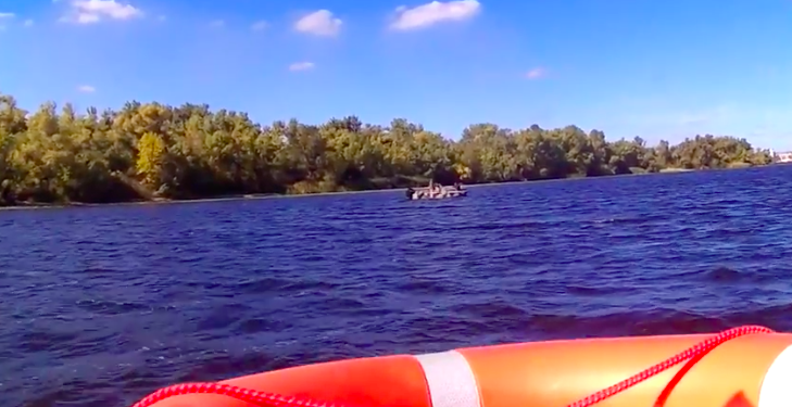 На Днепре в Запорожье перевернулся катер с чиновниками, один человек утонул