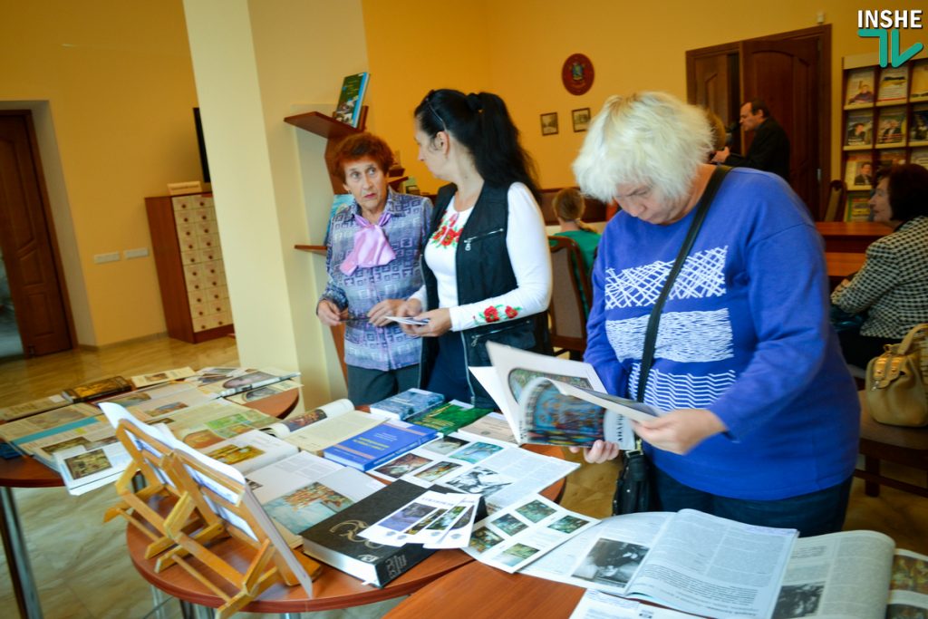 Библиотека Гмырева организовала вечер памяти народного художника Андрея Антонюка. Гостей ждали сюрпризы 29