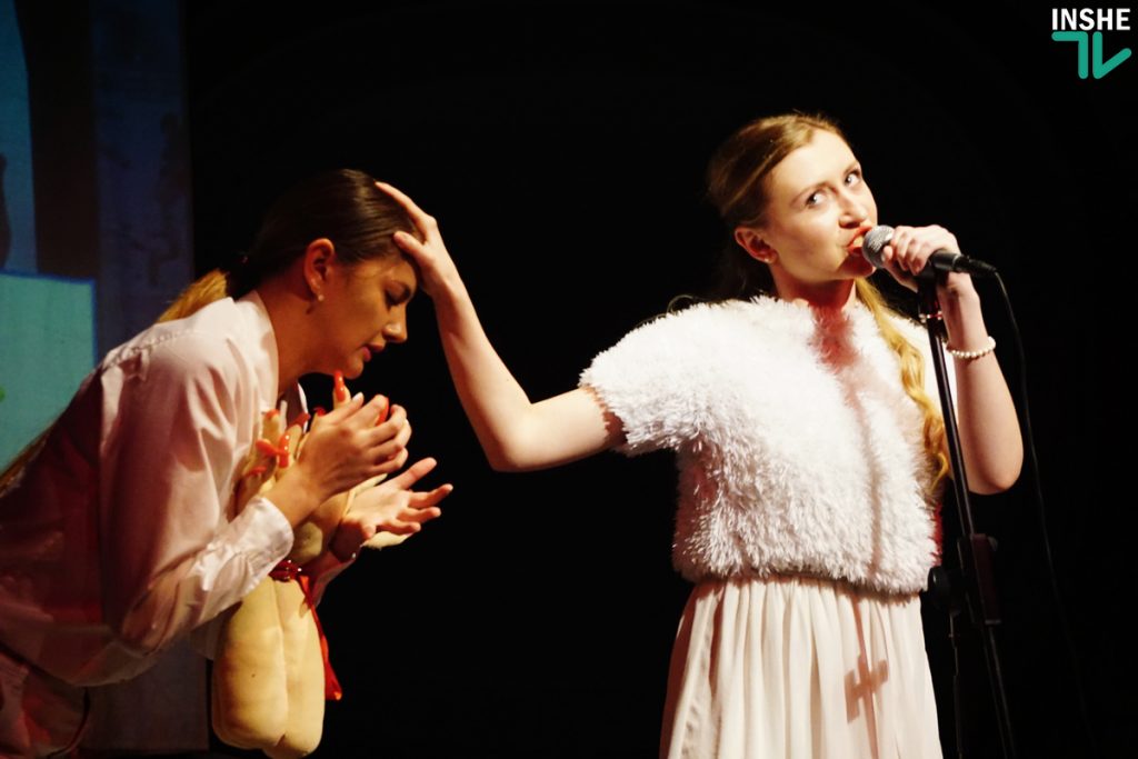 Mykolaiv Art Week: «Дикий театр» показал николаевцам эпатажный спектакль о женщинах – «Быть снизу» 37