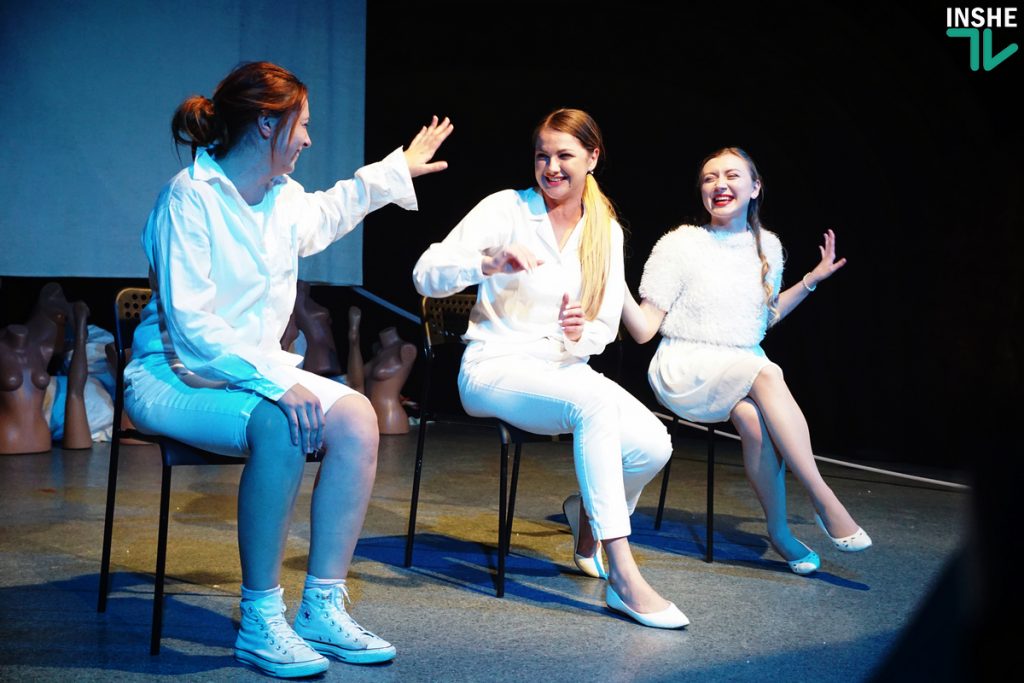 Mykolaiv Art Week: «Дикий театр» показал николаевцам эпатажный спектакль о женщинах – «Быть снизу» 45