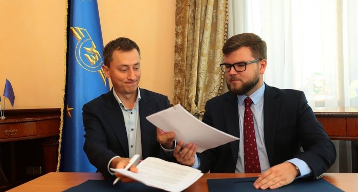 “Укрзализныця” с ноября этого года начнет сдавать в аренду собственные грузовые вагоны с помощью интернет-аукциона ProZorro.Продажи