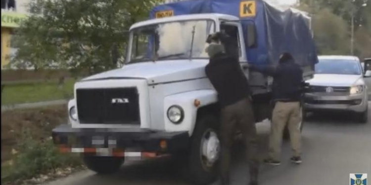 Кто что охраняет… Командир роты охраны воинской части на Киевщине хотел продать два двигателя к вертолетам Ми-8 россиянам