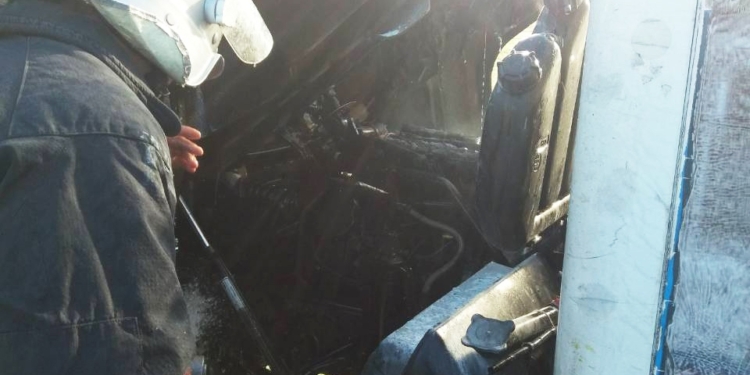 За минувшие сутки спасатели Николаевщины дважды тушили горевшие автомобили