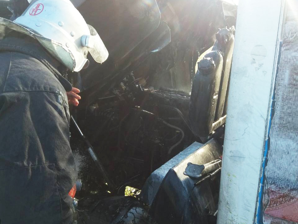 За минувшие сутки спасатели Николаевщины дважды тушили горевшие автомобили 3