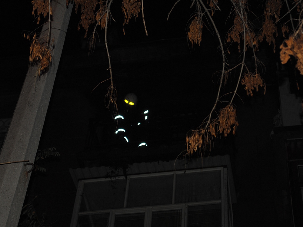 В Николаеве вчера дважды горели балконы – спасатели их не только потушили, но и спасли одного человека 1