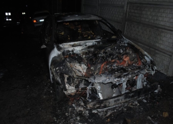Ночью в Николаеве сгорел припаркованный на улице LEXUS