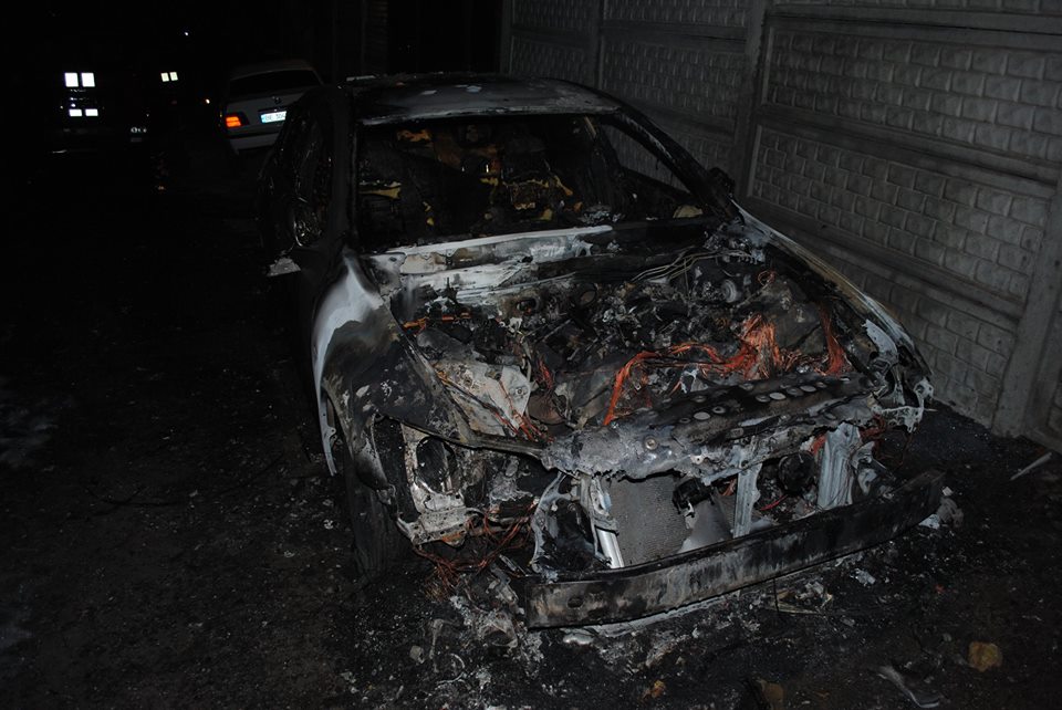 Ночью в Николаеве сгорел припаркованный на улице LEXUS 1