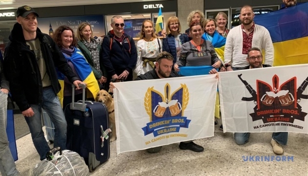 Восемь украинских воинов, которые получили ранения и проходят реабилитацию, примут участие в 43-м Марафоне Морской пехоты США