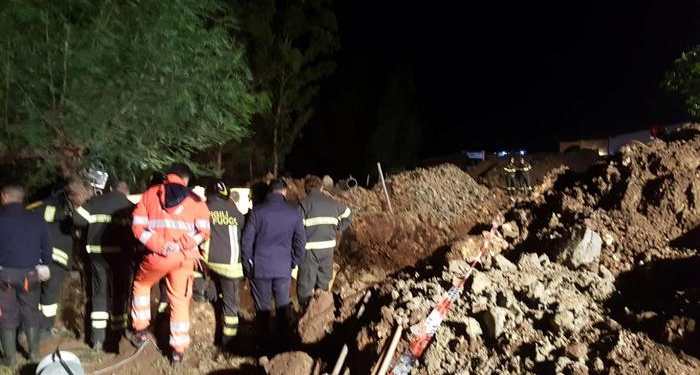В итальянском регионе Калабрия во время ремонта канализации произошел оползень, унесший жизни 4 людей