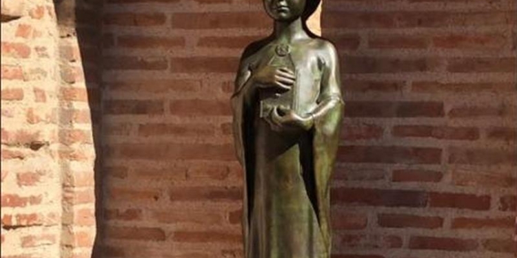 Во Франции появился еще один памятник Анне Ярославне