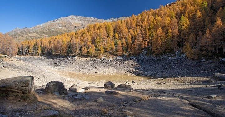 В итальянских Альпах высохло Голубое озеро