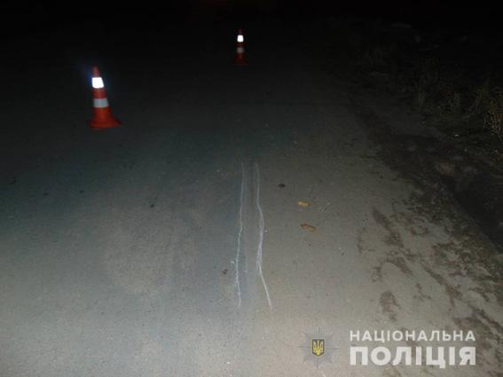 Гад. В Вознесенске неизвестный водитель сбил двух подростков и бросил их на дороге 3