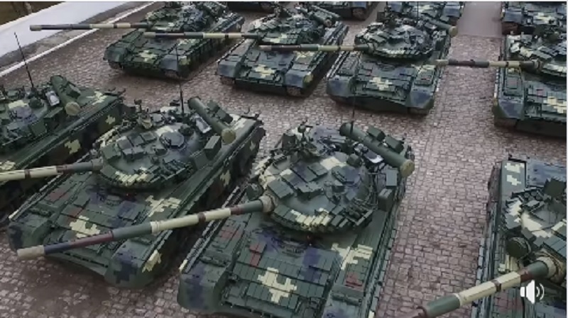 Украинские военные получили 16 танков и 5 БТРов производства ГК "Укроборонпром" 1