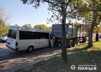 Утреннее ДТП с маршруткой в Николаеве: пострадало 7 детей, медики рассказали об их состоянии