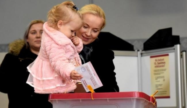 В Латвии сегодня проходят выборы в Сейм. Победу может получить пророссийская партия