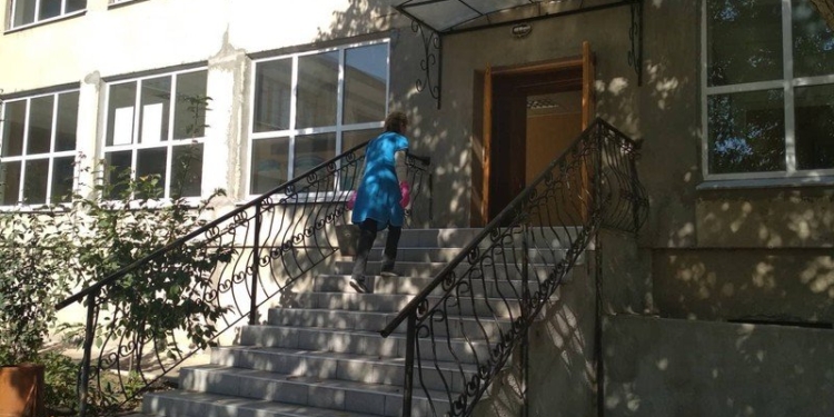 В общежитии николаевского училища студенты взялись за ножи, выясняя отношения