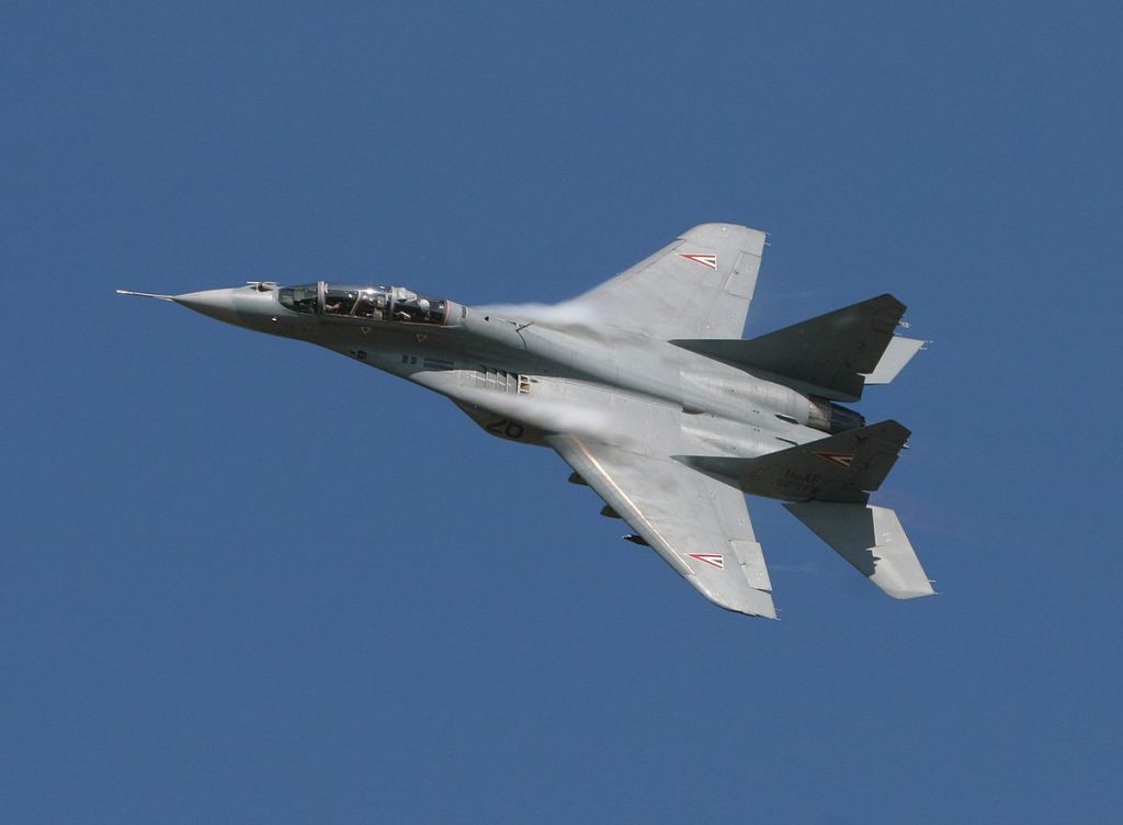 Словакия может передать Украине истребители МиГ-29 и танки - премьер 1