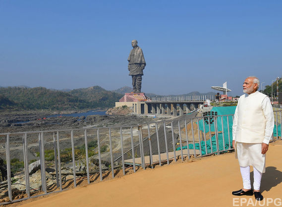 В Индии построили самую высокую статую в мире 1
