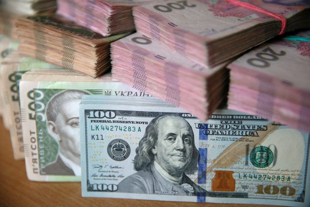 Украина продала иностранным гражданам рекордное количество облигаций внешнего займа - на 86,41 млрд грн. 1