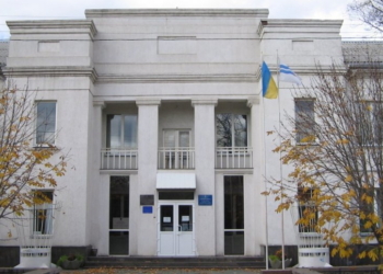 Сорванную «фекальной провокацией» сессию горсовета Николаева продолжат в администрации Центрального района