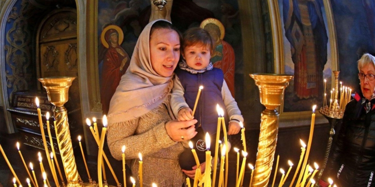 Более 70% украинцев не знают, что такое Томос – опрос